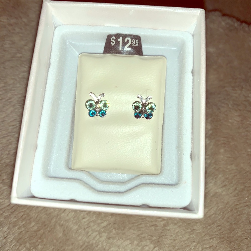 Child’s earrings